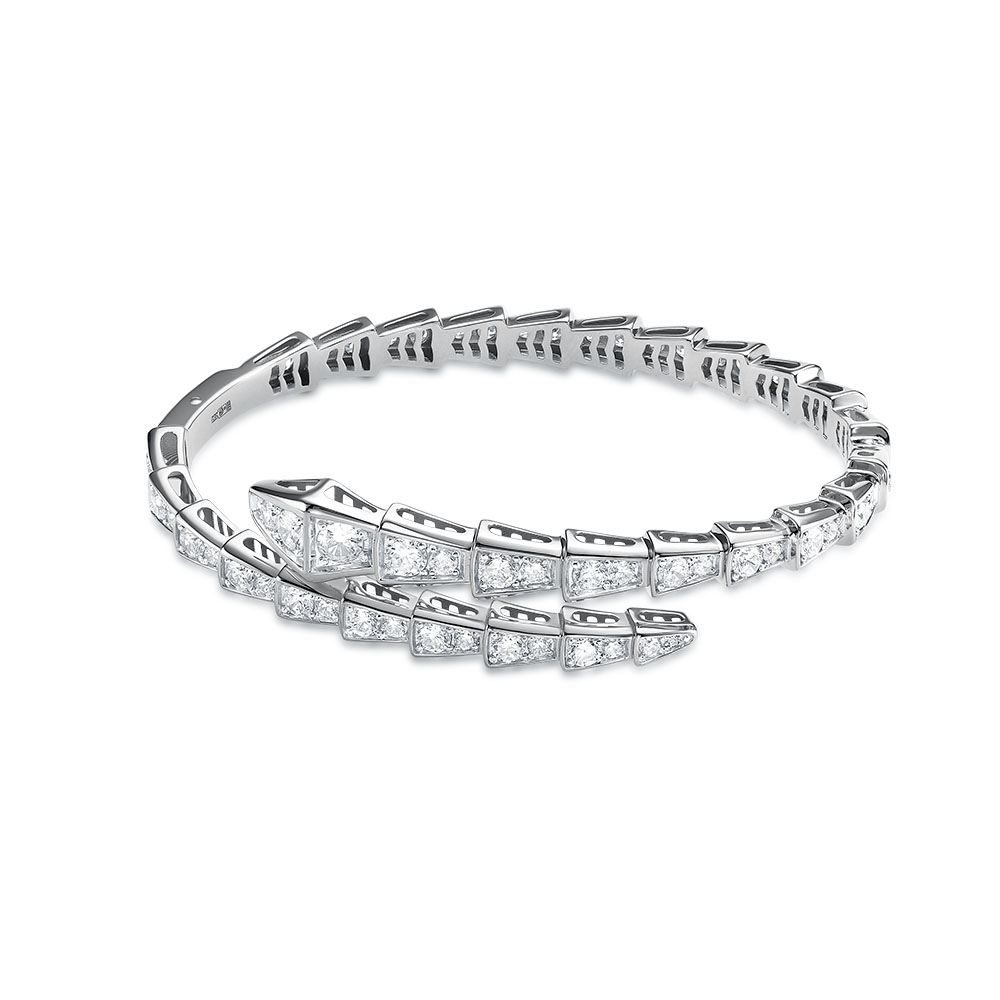 Браслет жесткий Змея с фианитами из серебра 925 с родированием с070197