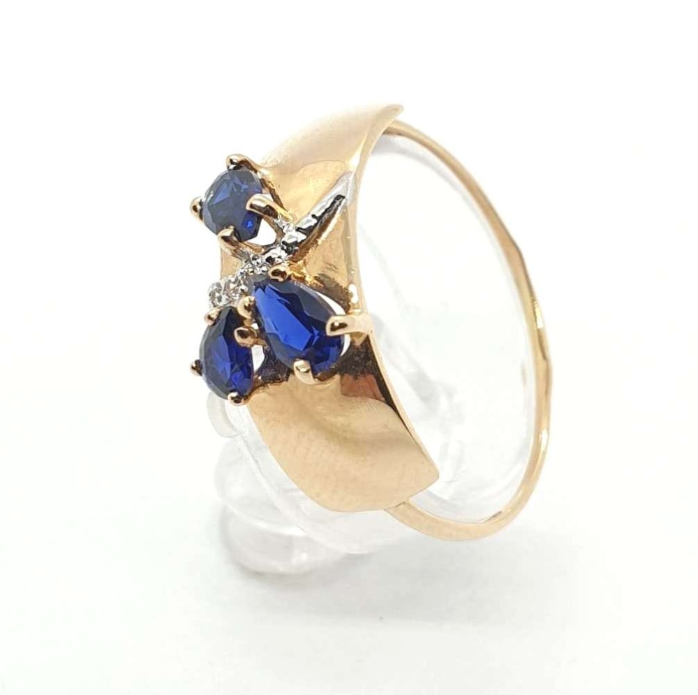 Кольцо с сапфиром из красного золота 585