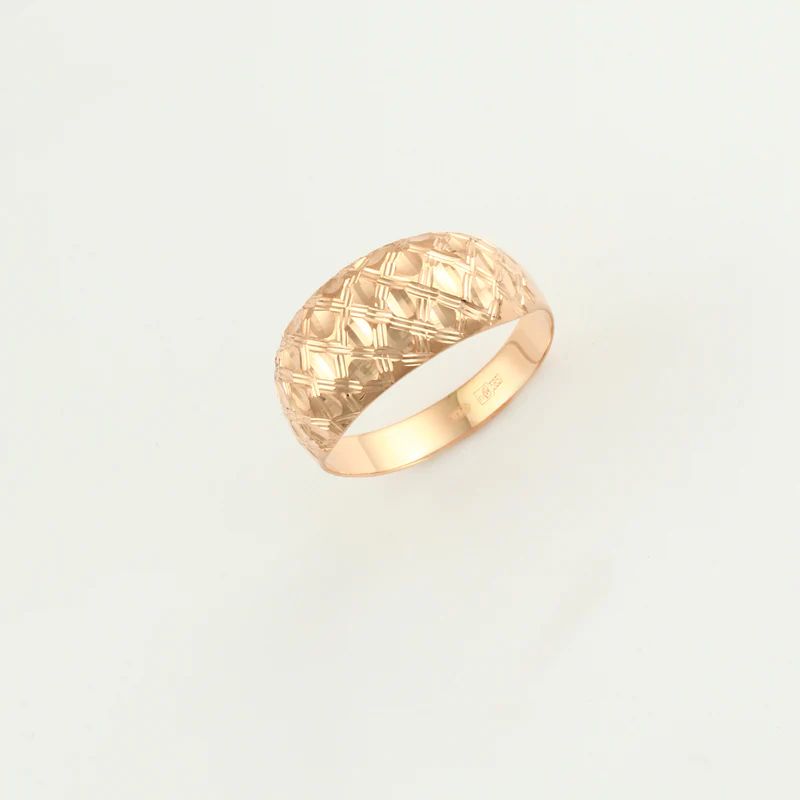 Кольцо без камней с алмазной гранью из красного золота 585